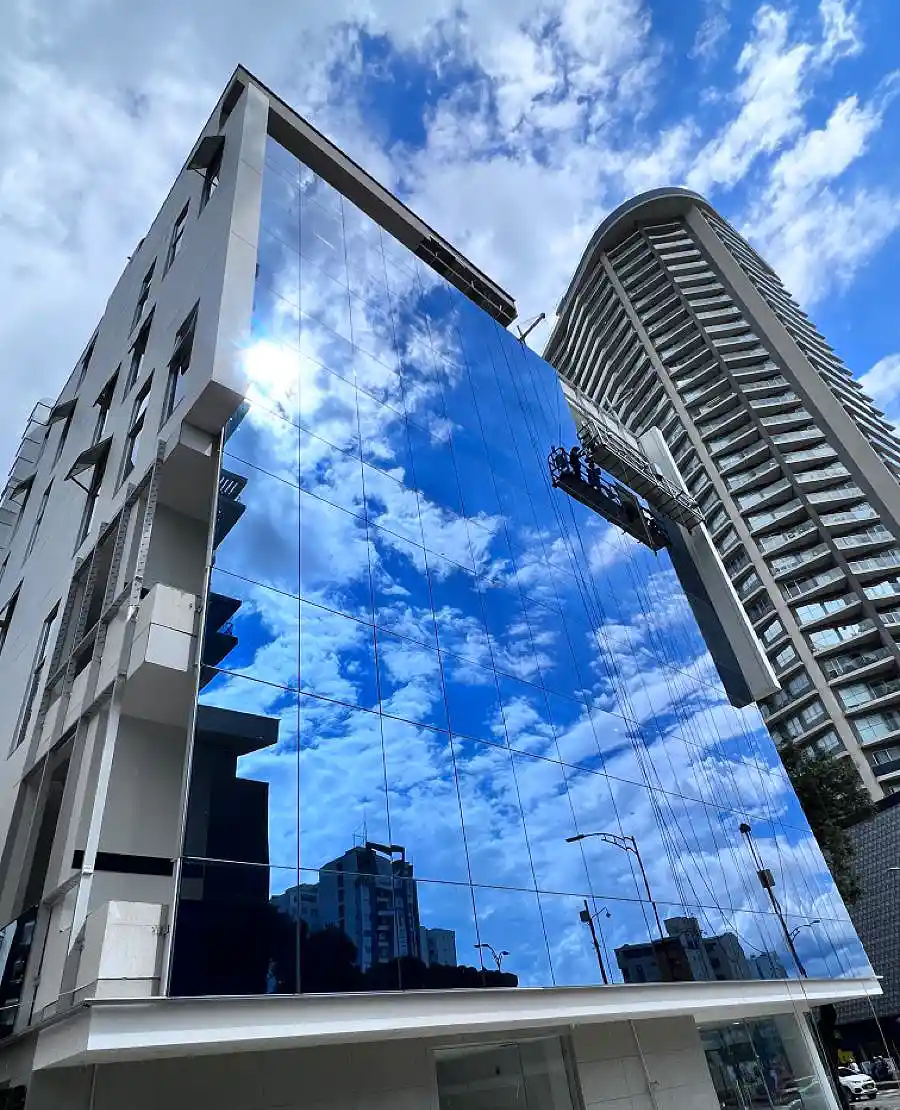 شیشه و نمای آلومینیومی